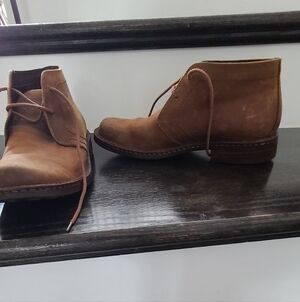 Born Men's Tan Chukka Boots